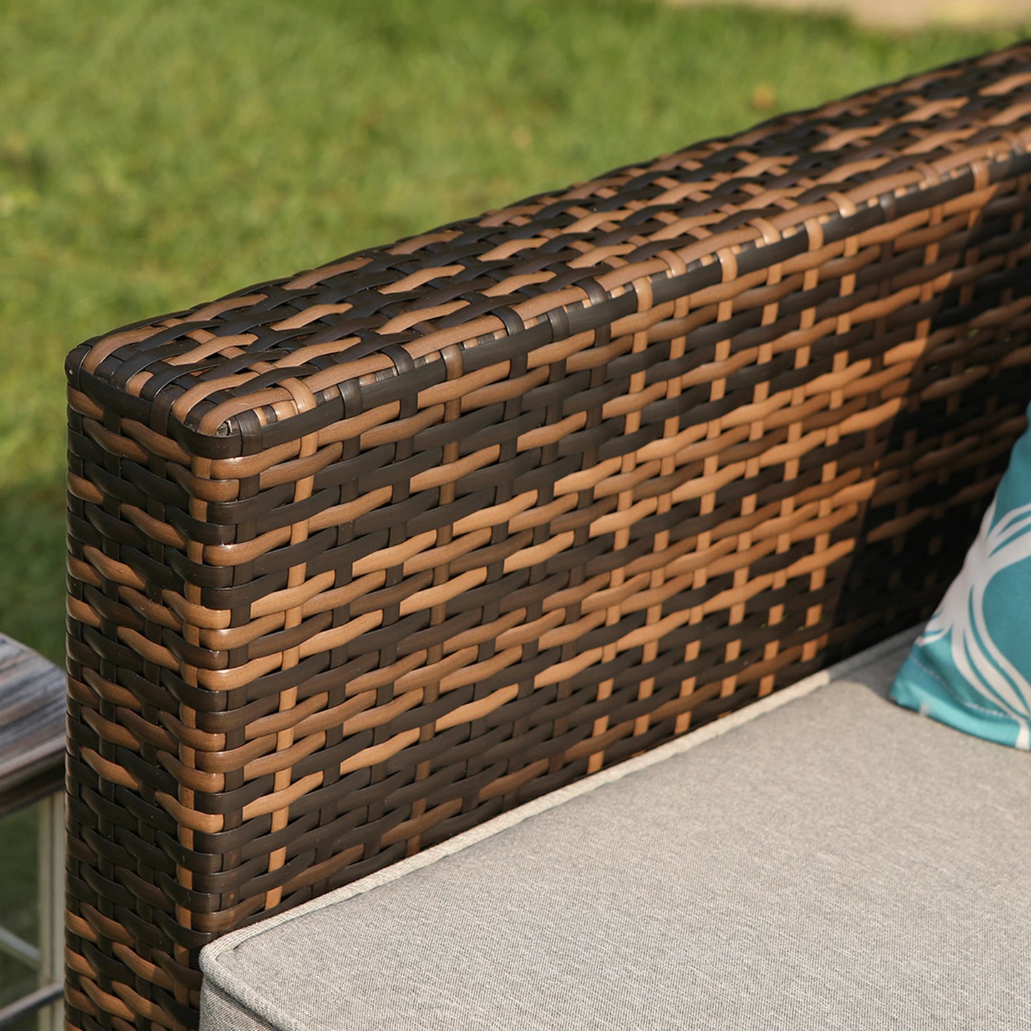 Outdoor 6-Piece Wicker Sectional Sofa with Cushions